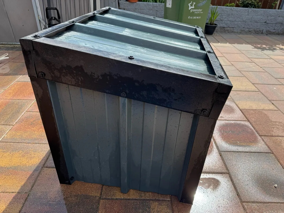 Kingspan Insulated Sloped Roof Kennel - Image 1