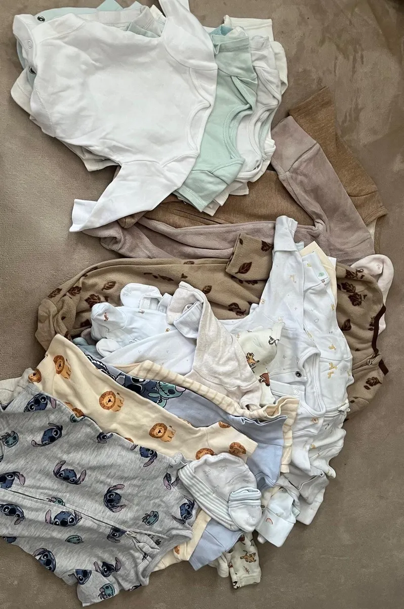 Baby clothing - Image 3