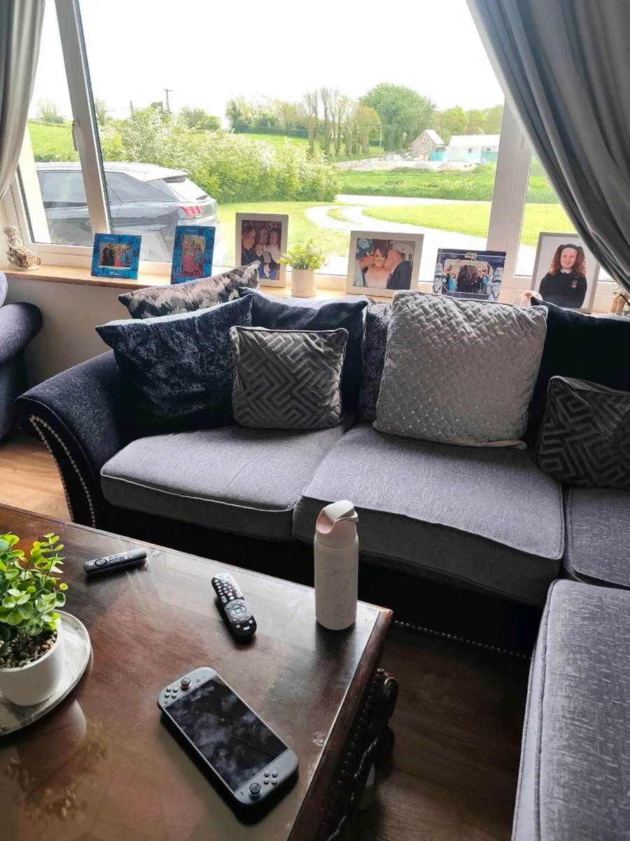 Sofa - Image 2