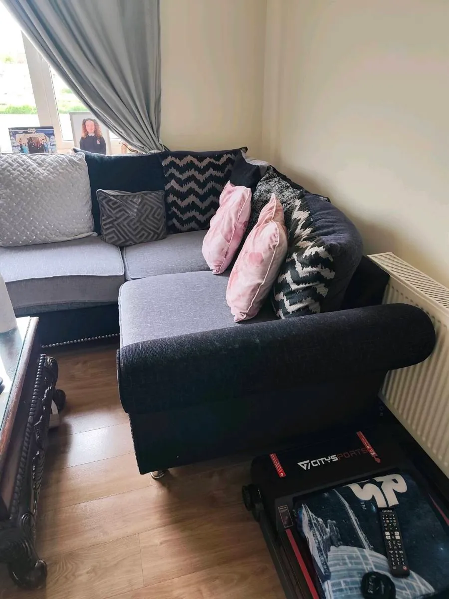 Sofa - Image 3