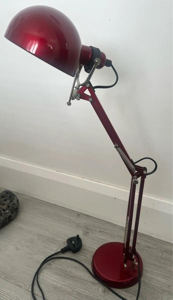 Desk lamp
