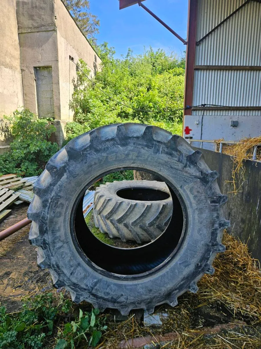 2 tractor tyres - Image 1