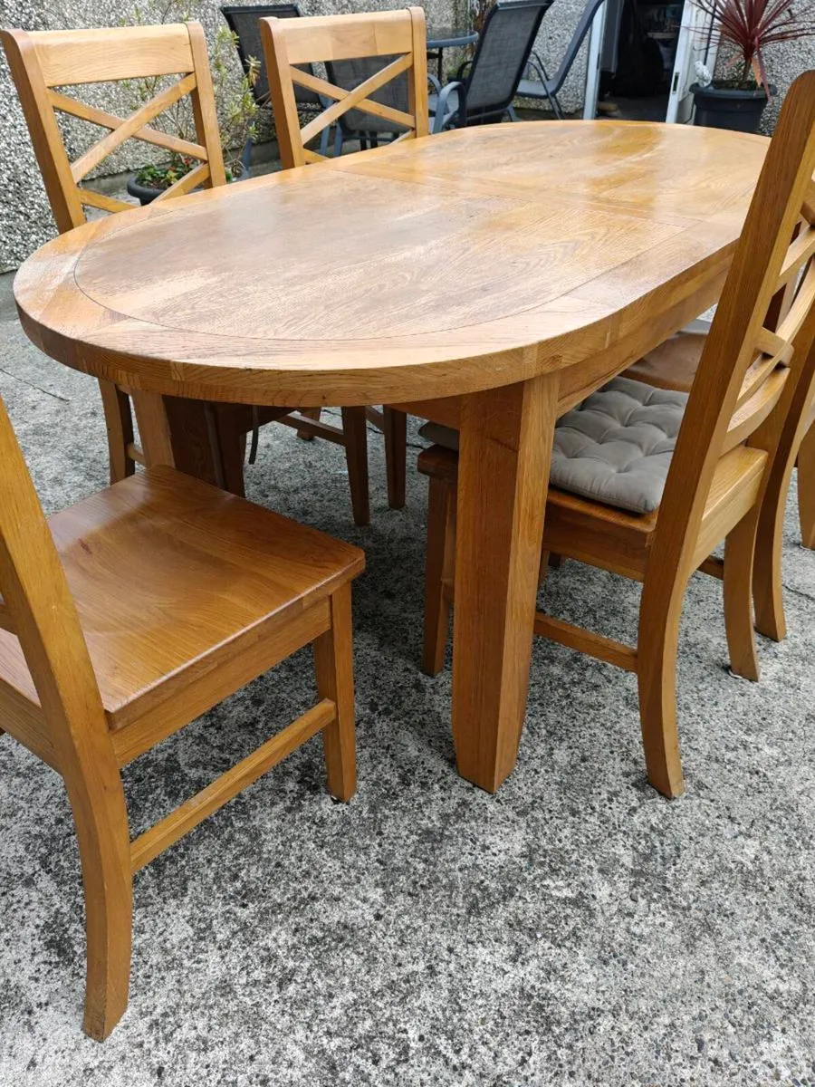 Kitchen table and chairs - Image 2