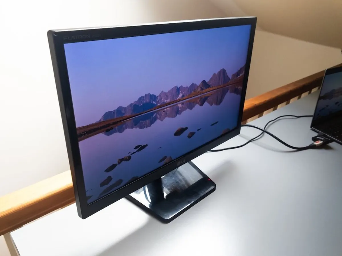 LG monitor 21.5” with IPS matrix Full HD - Perfect - Image 3