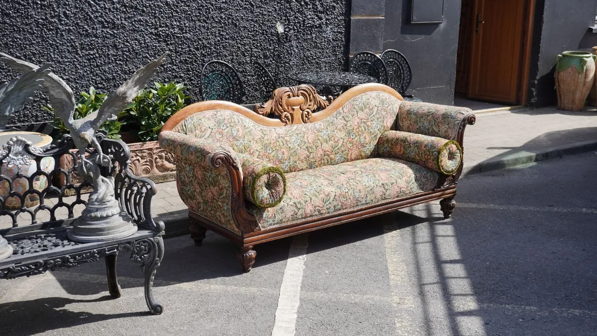 Victorian Carved Oak Settee - Image 2