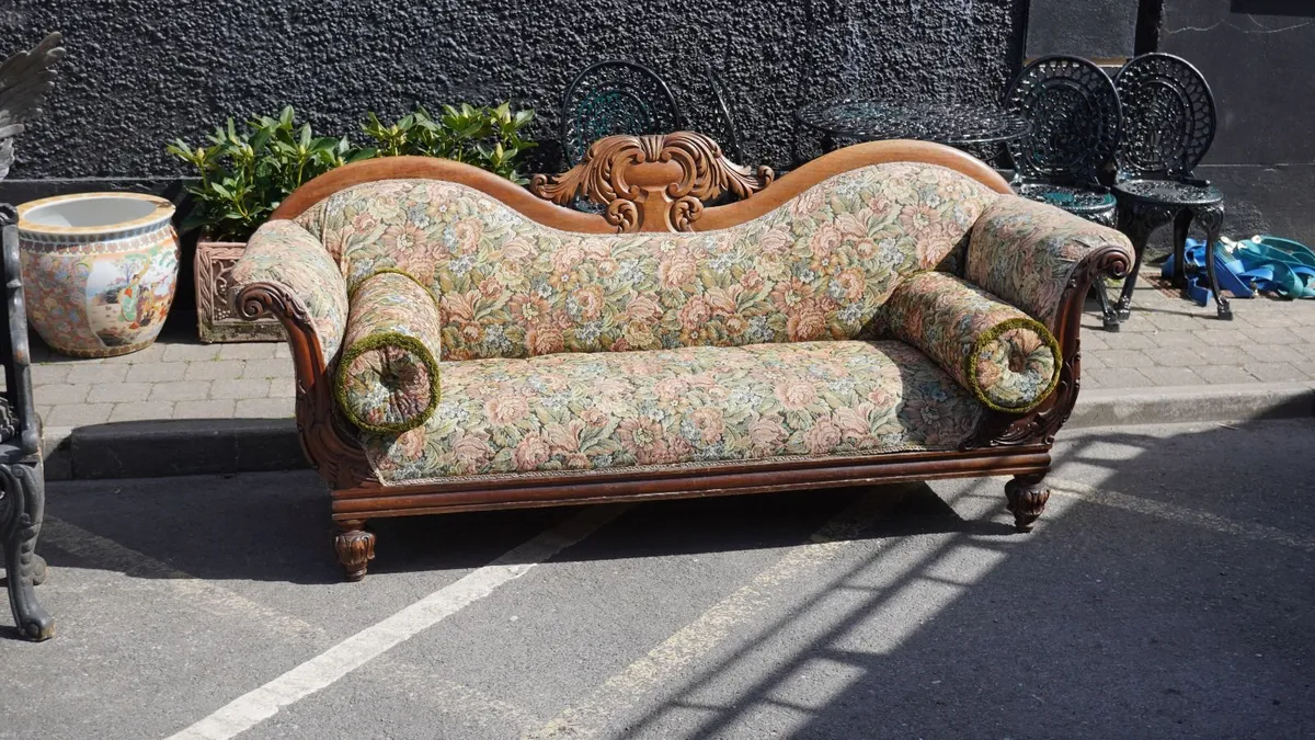 Victorian Carved Oak Settee - Image 1