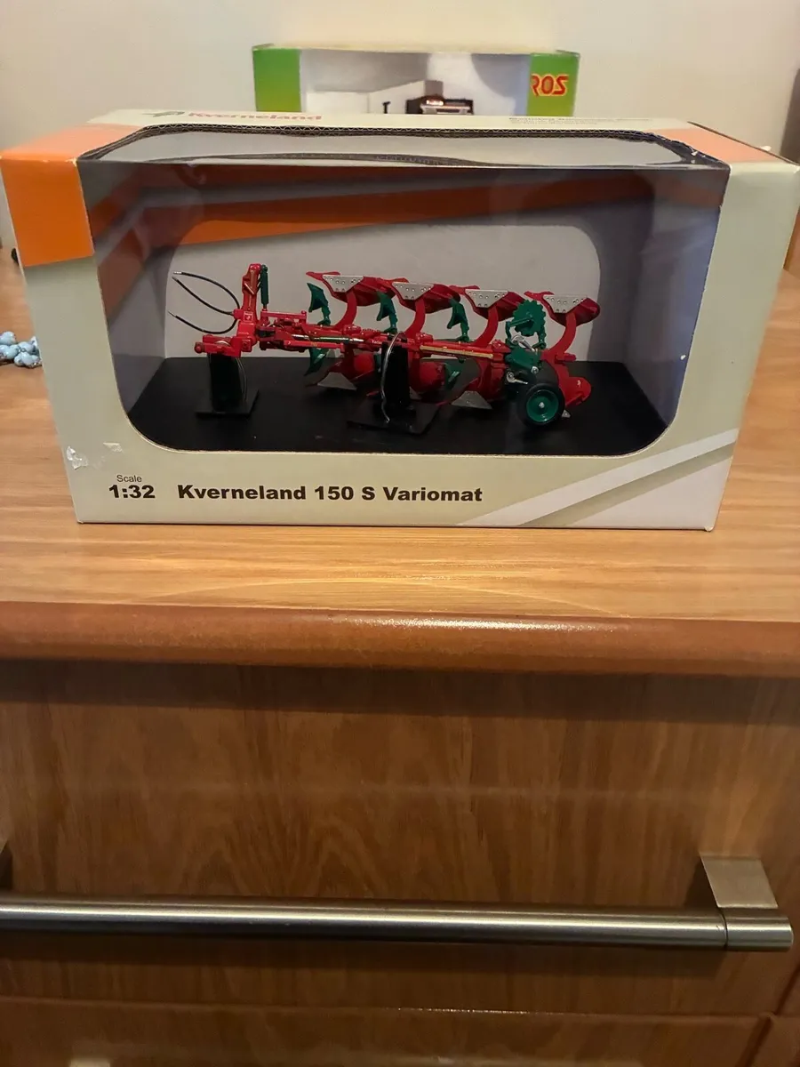 Kverland Plough 1:32 - Image 1