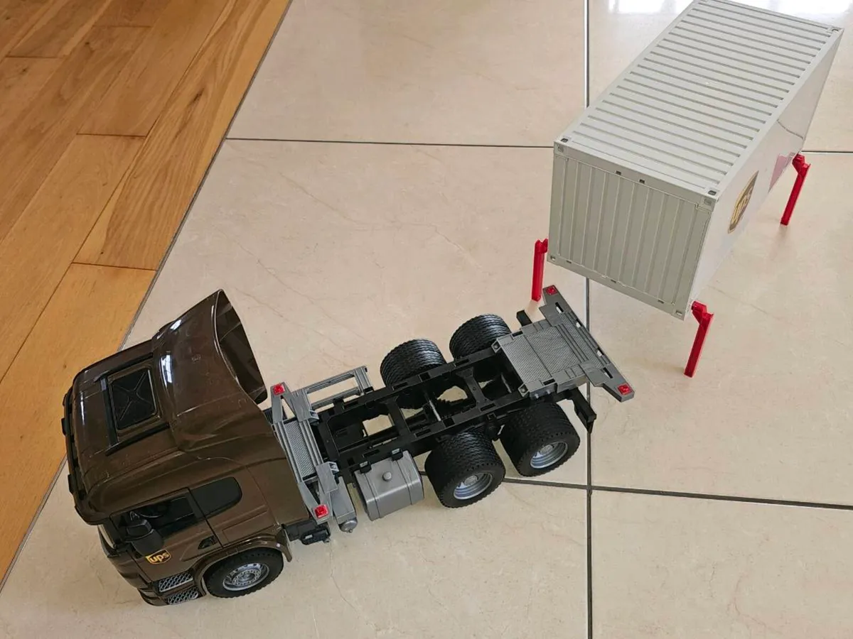 Bruder UPS Truck - Image 2