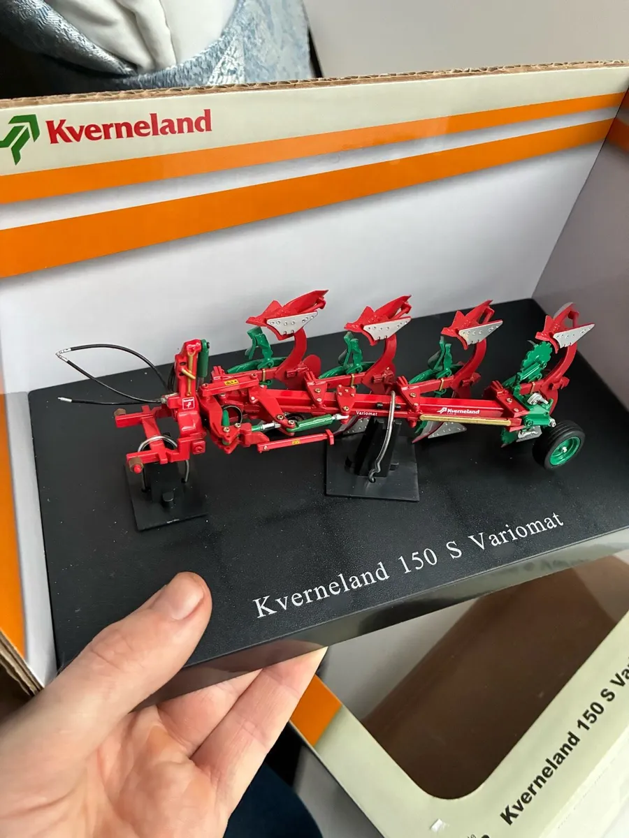 Kverland Plough 1:32 - Image 3