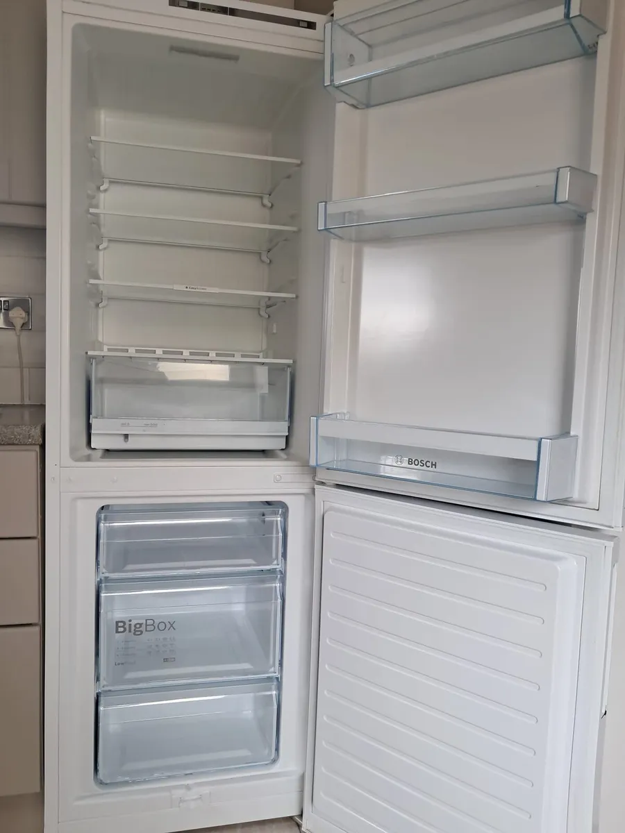 Fridge freezer - Image 2