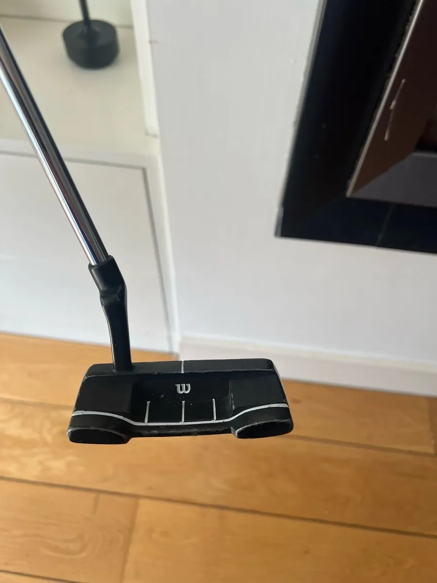 Wilson Men’s RH Putter - Blade - Image 3