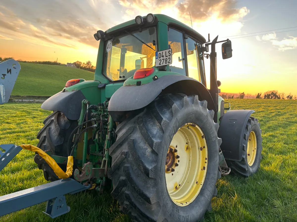 2004 John Deere 6820 - Image 4