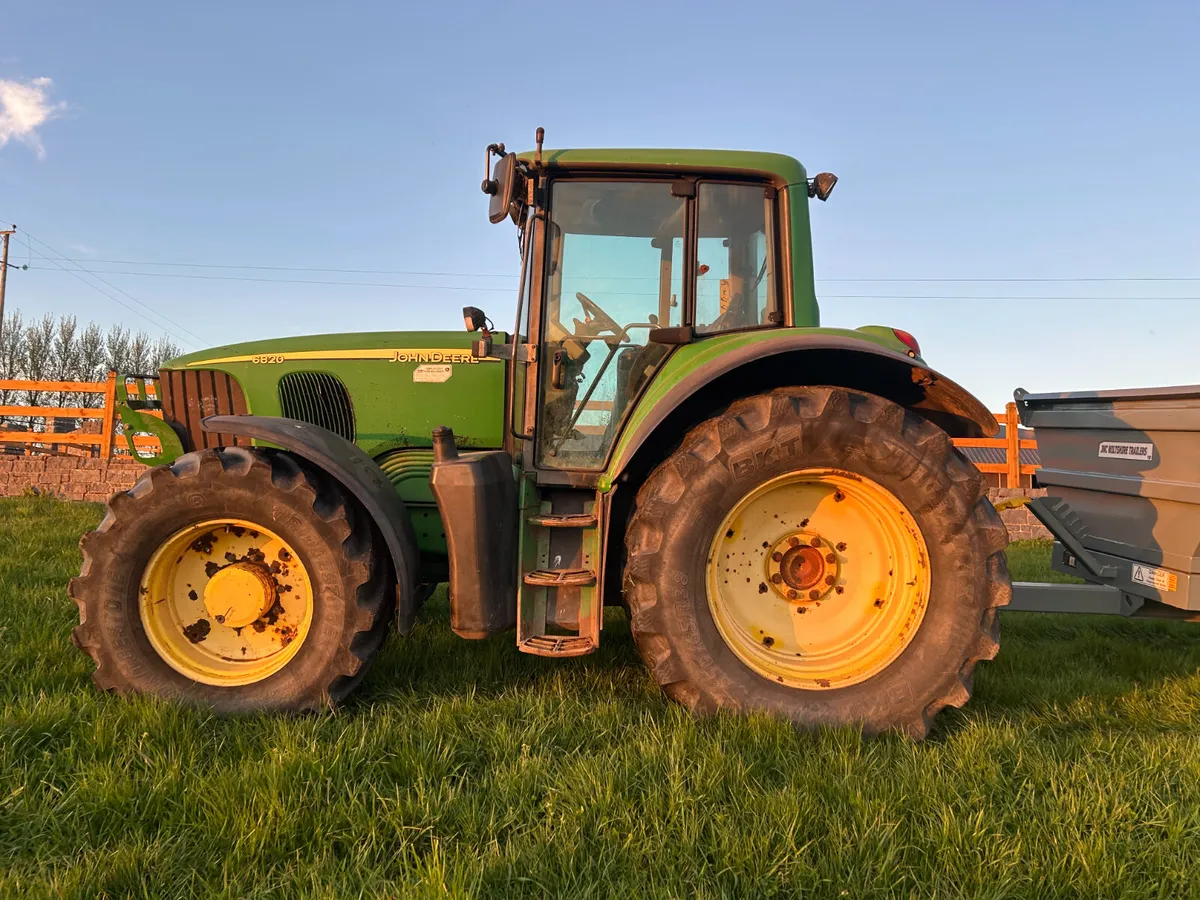 2004 John Deere 6820 - Image 2