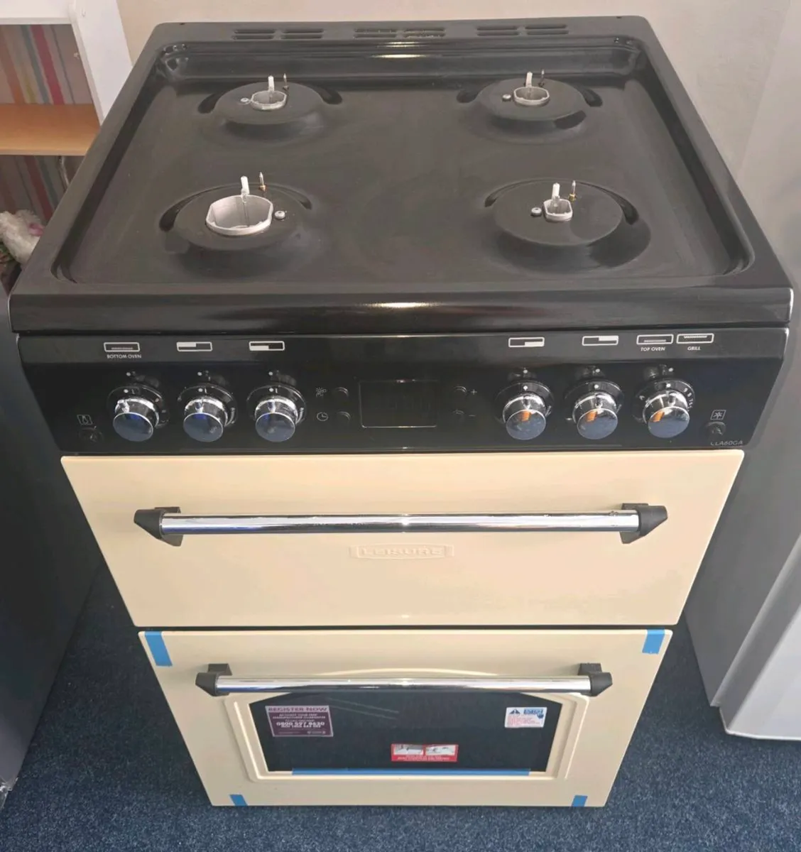 Leisure 60cm Gas Cooker Cream and Black - Image 2