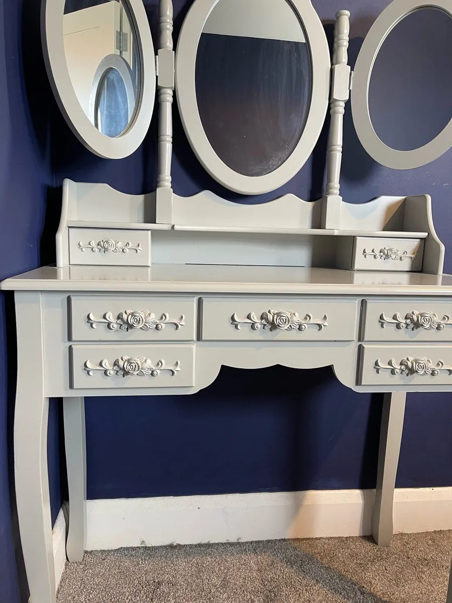 Laura James dressing table - Image 2