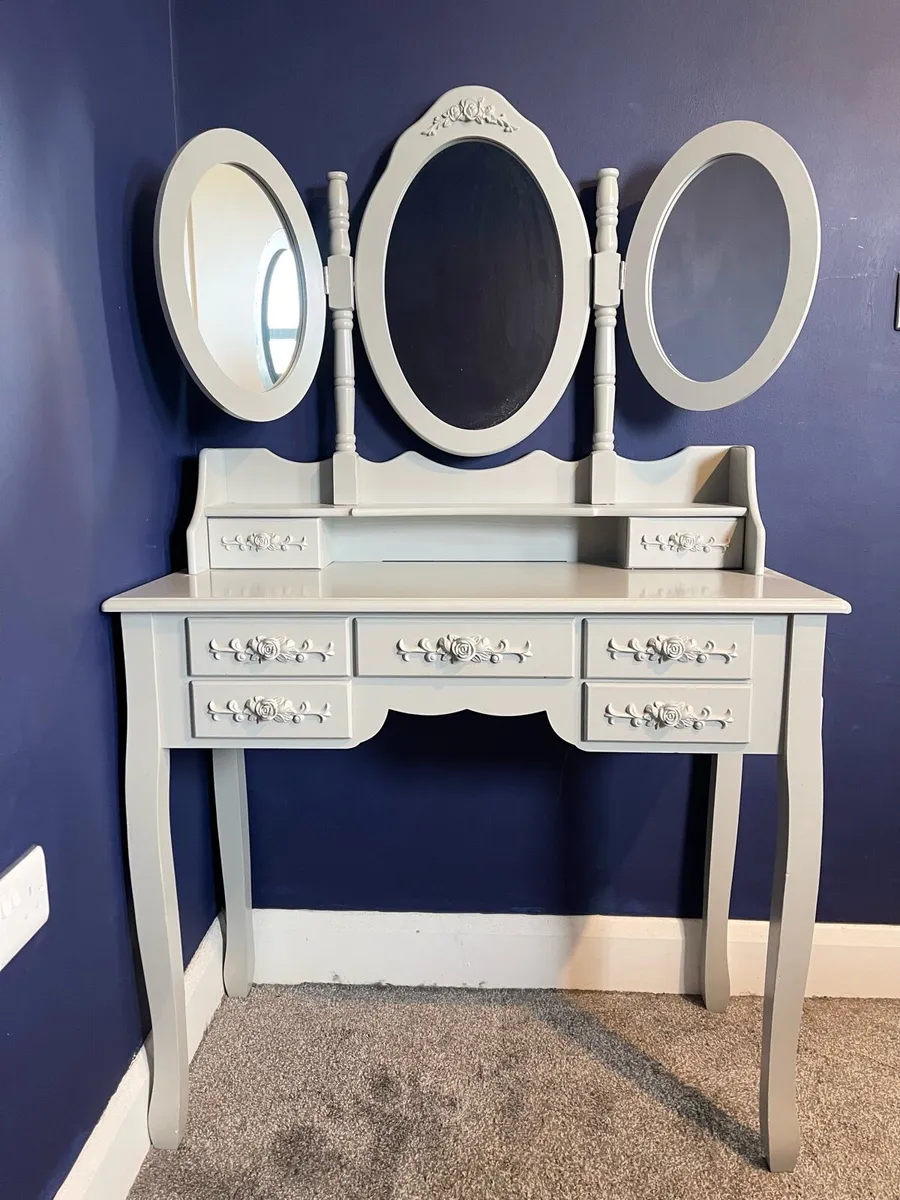 Laura James dressing table - Image 3