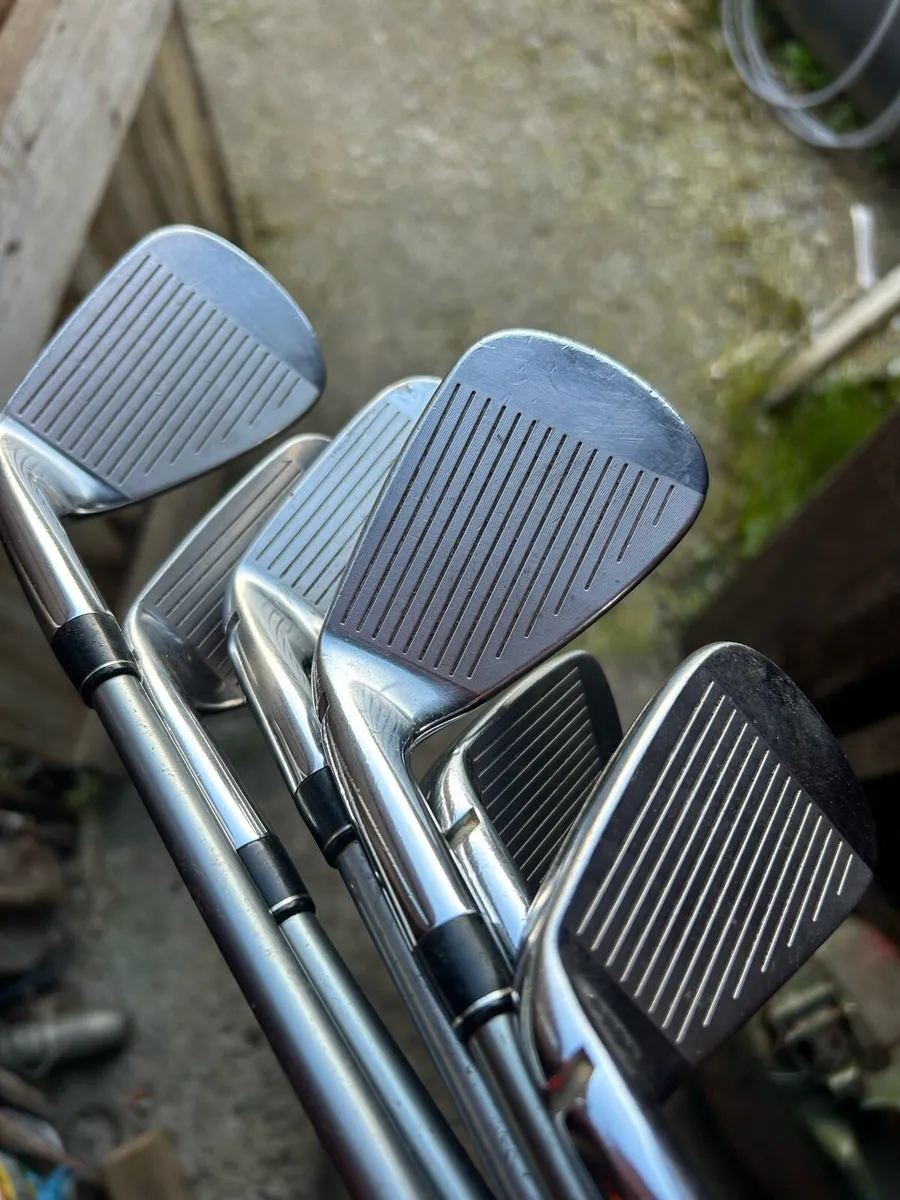 Taylormade rbladez tour irons 6-pw+aw - Image 3
