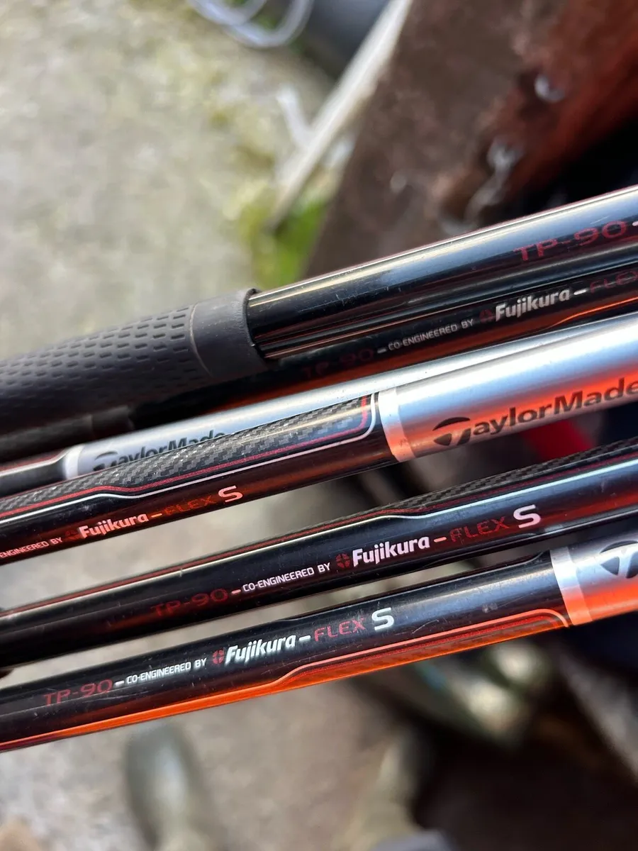 Taylormade rbladez tour irons 6-pw+aw - Image 4