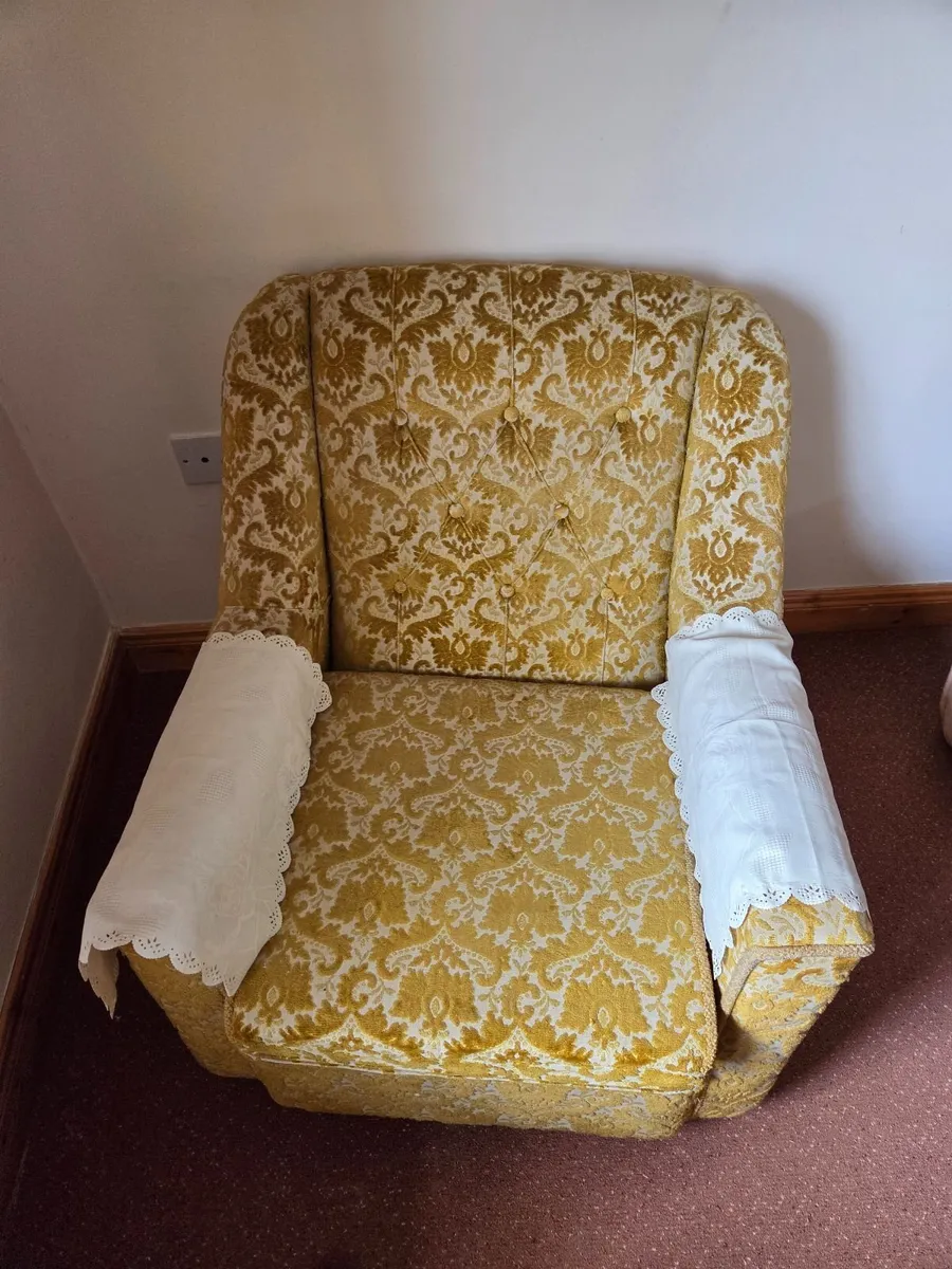 2 Gold Classic Armchairs - Image 1