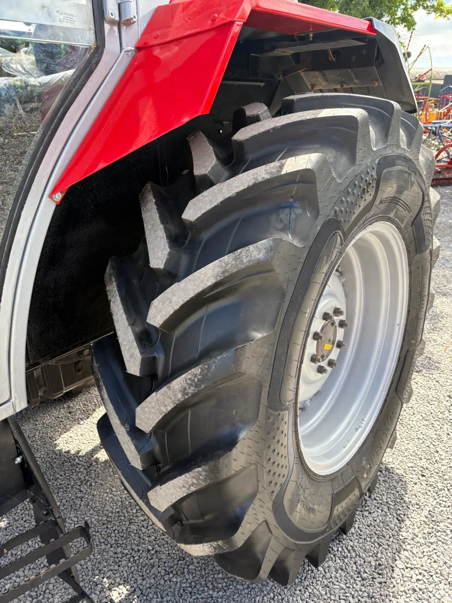 Massey Ferguson 390 Tractor - Image 4