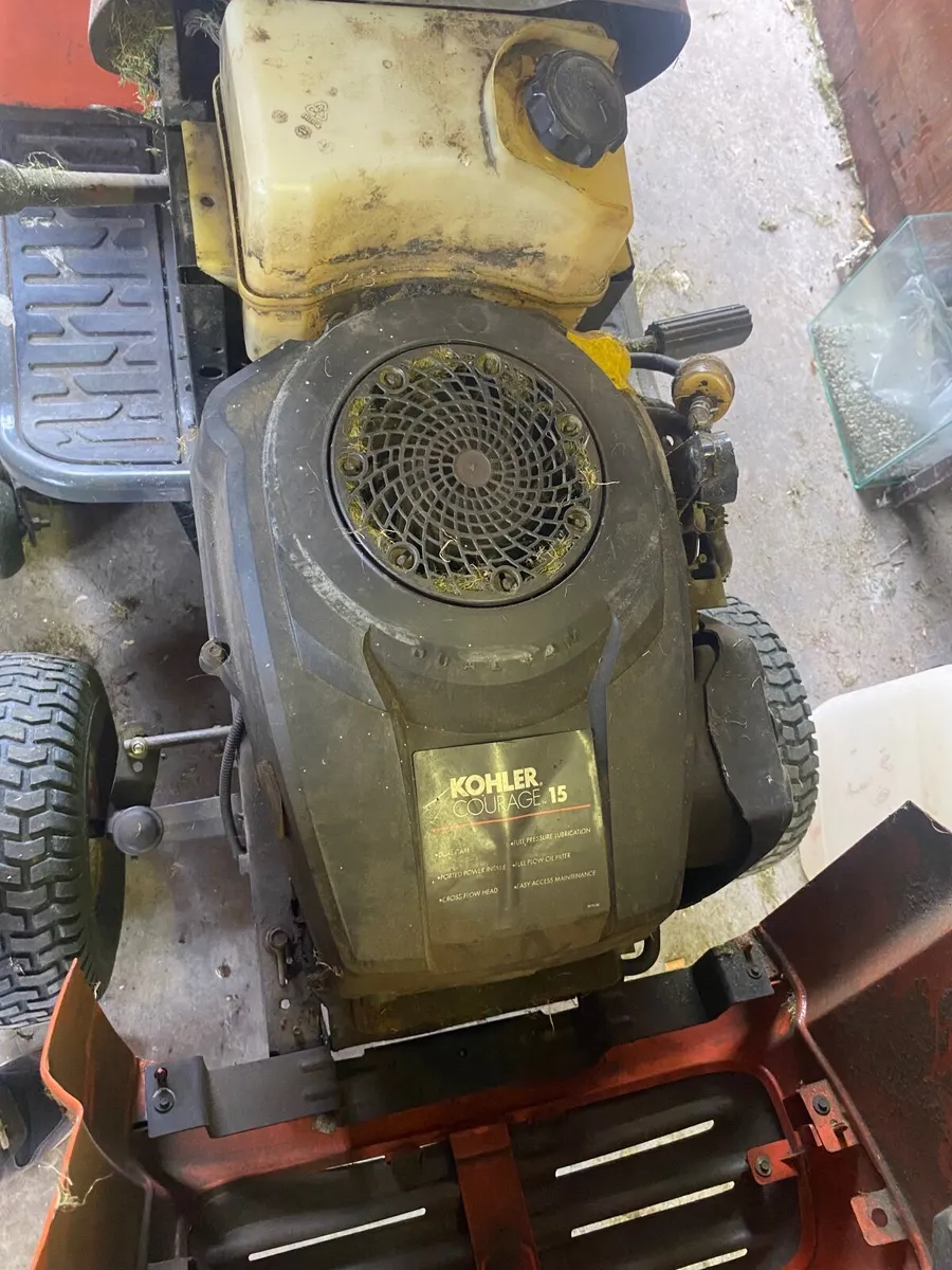 Ride on lawnmower - Image 3