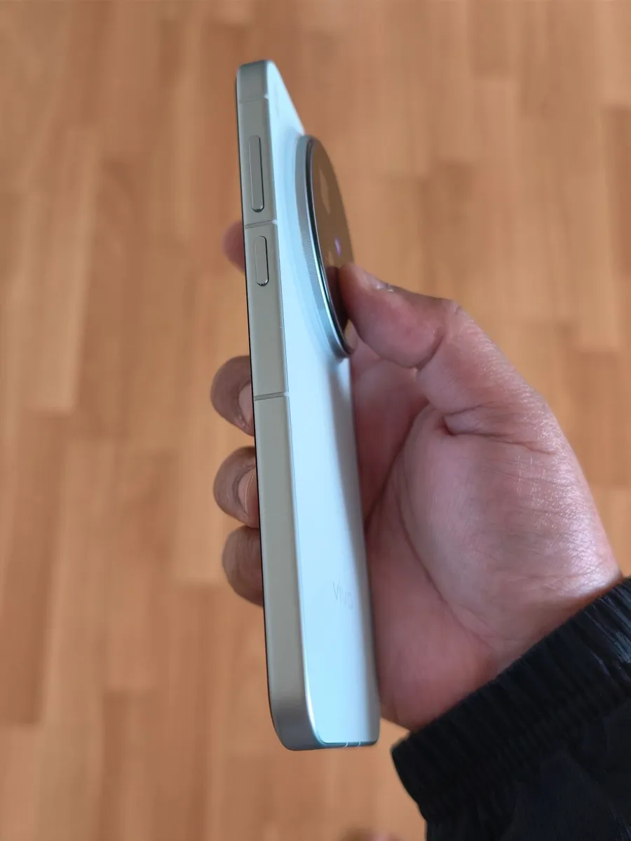 Vivo x300 pro 16gb/512gb Blue - Image 2