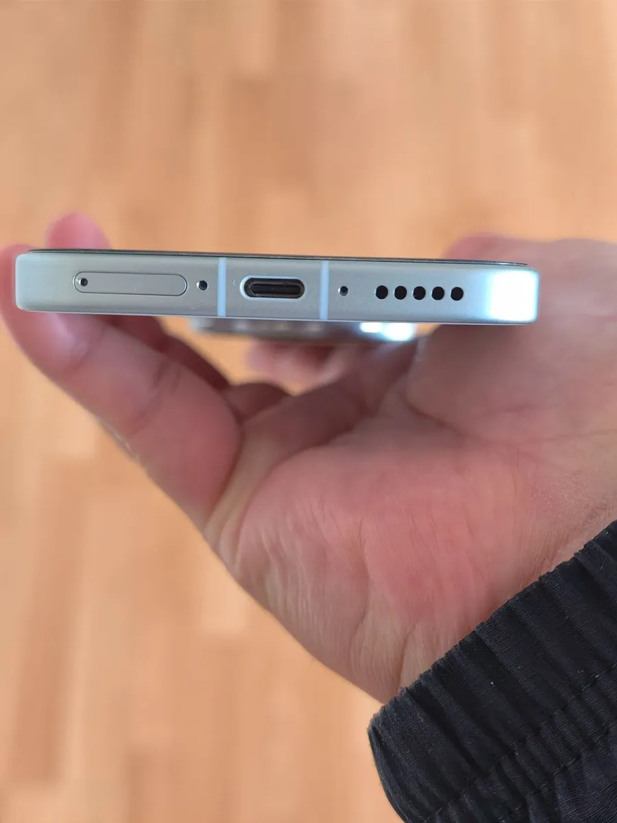 Vivo x300 pro 16gb/512gb Blue - Image 4
