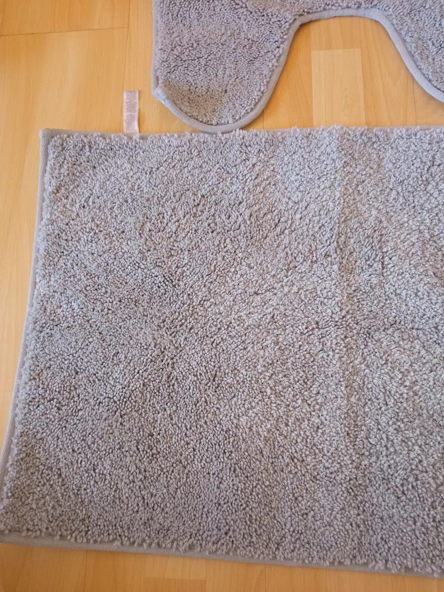 2 Bathroom Piece - Image 3
