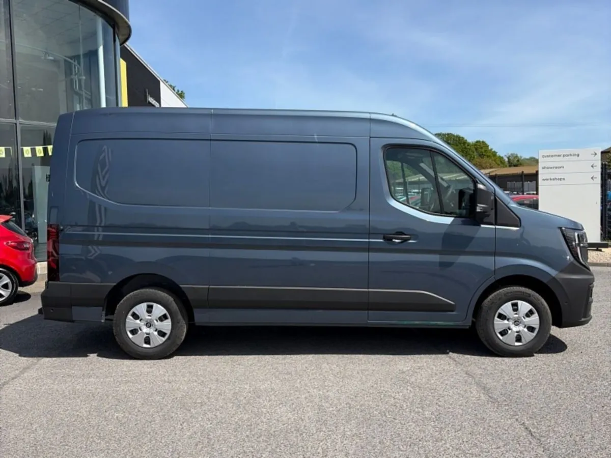 Renault Master  MM 170bhp PLUS OPTIONS - Image 4