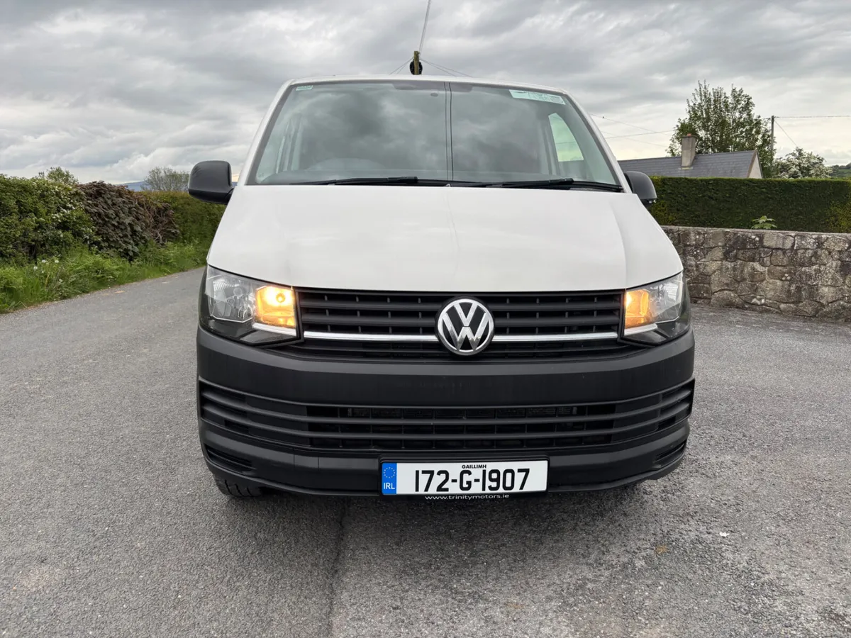 Volkswagen Transporter 2017 - Image 2