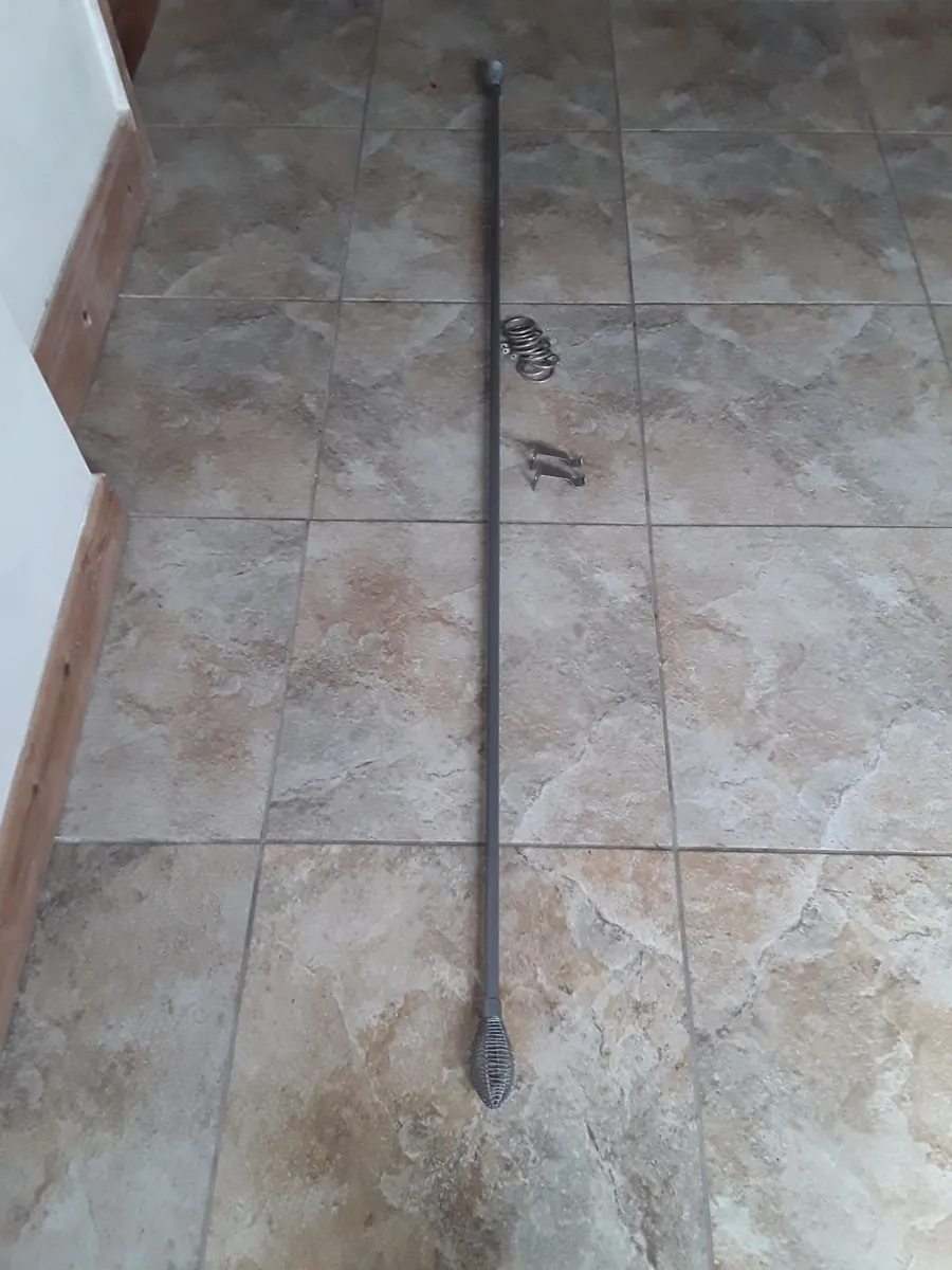 Lightweight curtain pole - Image 1