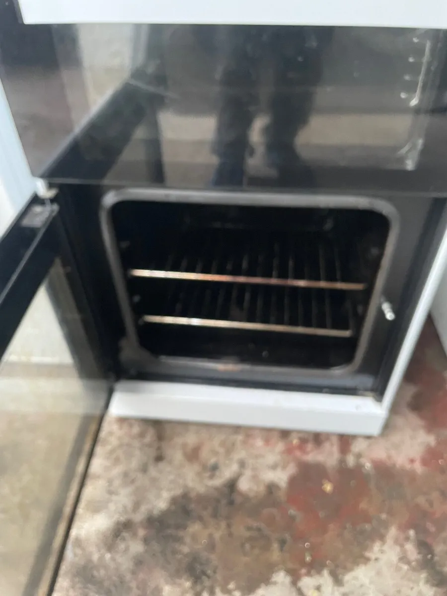 Cooker ceramic top double oven - Image 1
