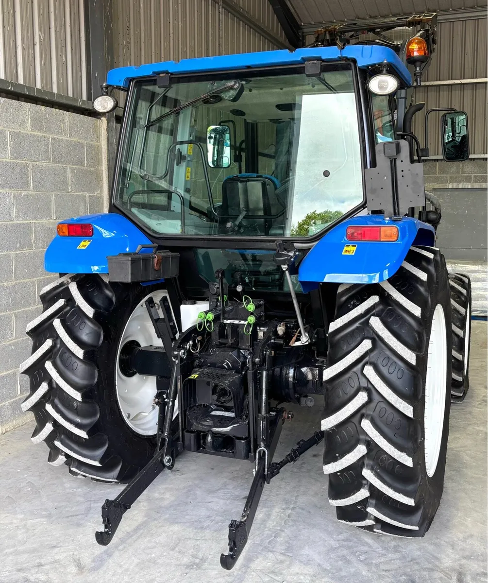 2011 NEW HOLLAND T5040 c/w QUICKE Q33 LOADER - Image 4