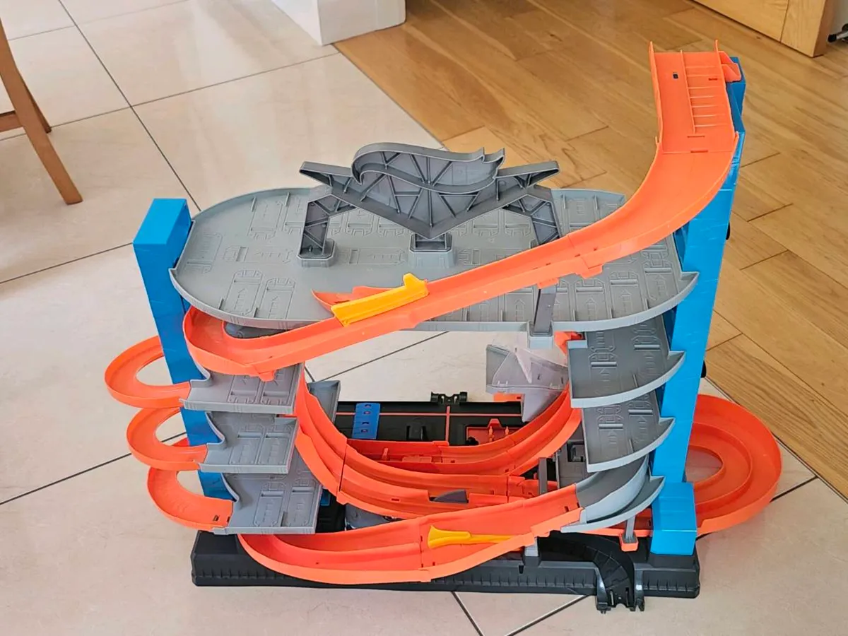 Hot Wheels Ultimate Garage - Image 1