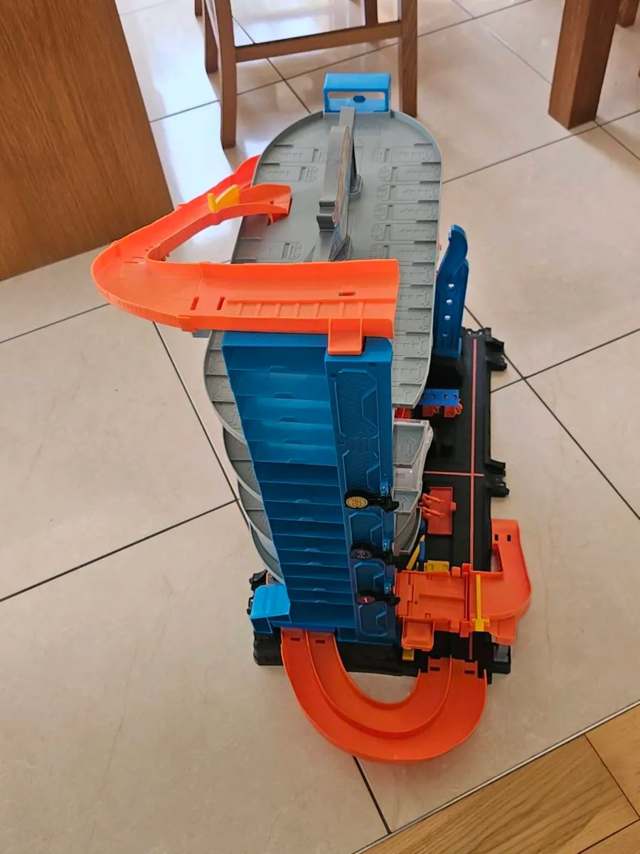 Hot Wheels Ultimate Garage - Image 2