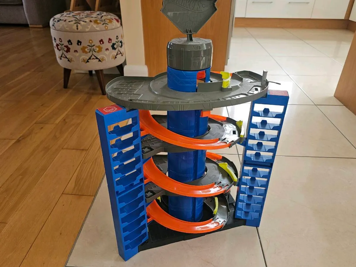Hot Wheels Mega Garage - Image 2