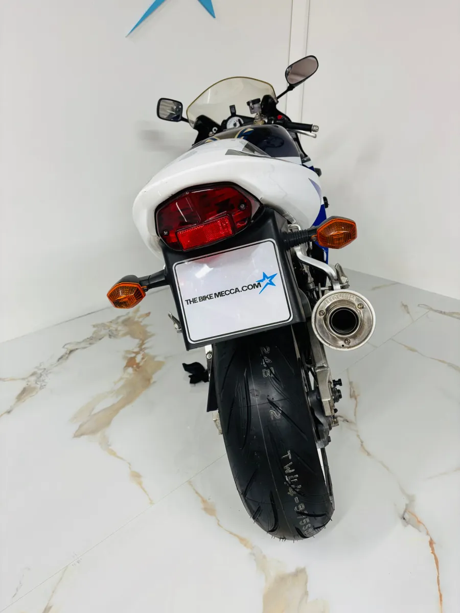 Suzuki GSX-R 750 - Image 3