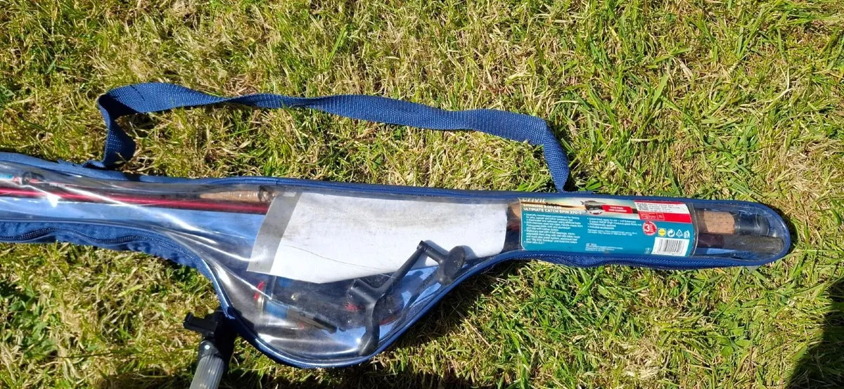 Beginners fishing rod and holder - Image 2