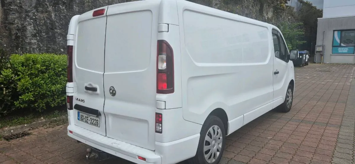 Van - Image 4