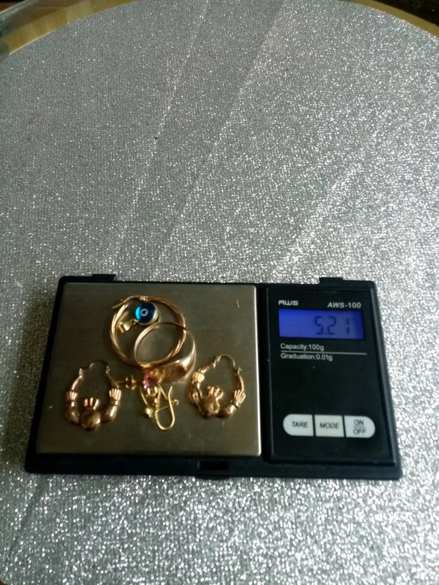 9ct Gold for scrap 5.20 grams - Image 1
