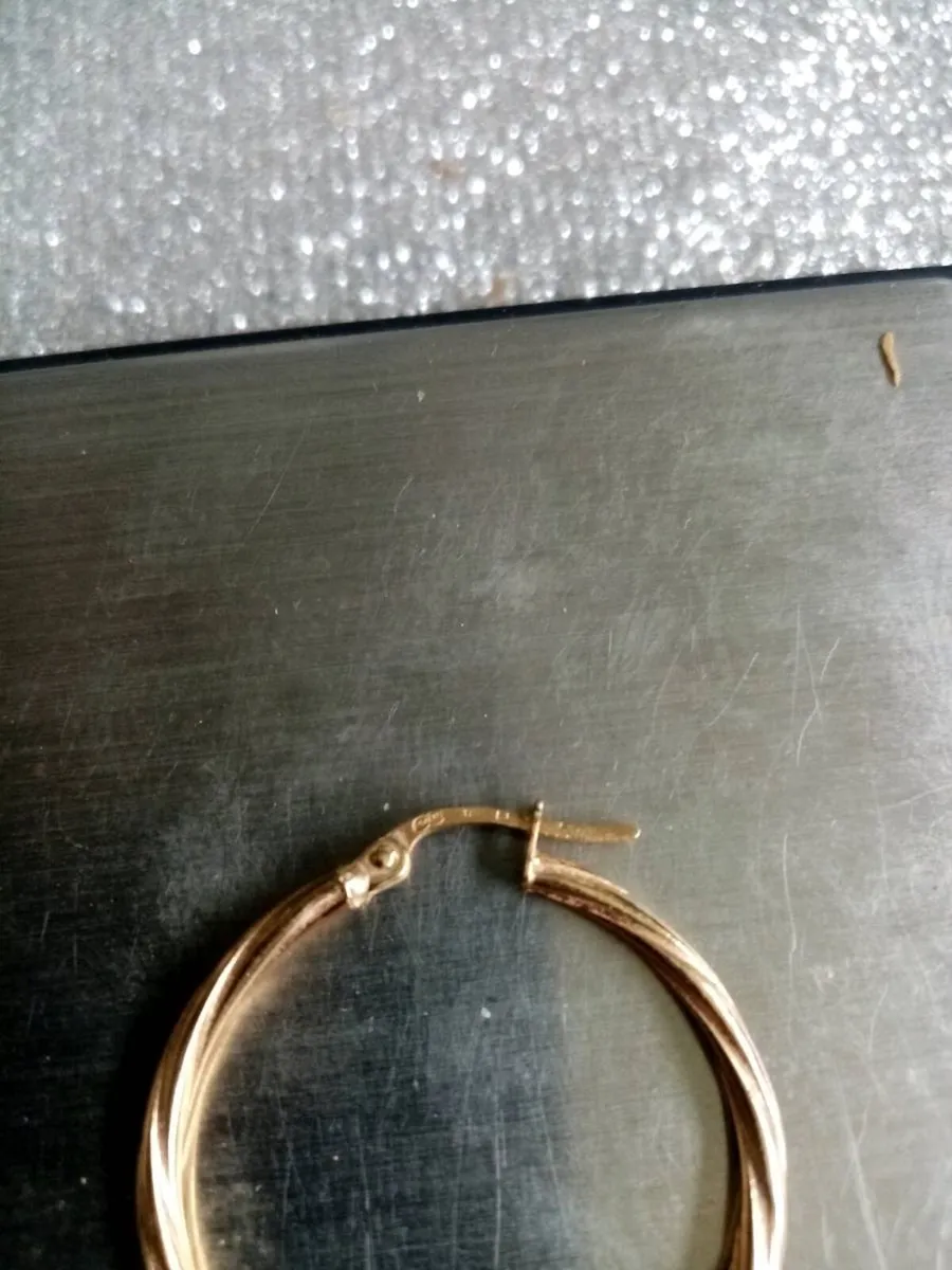 9ct Gold for scrap 5.20 grams - Image 3