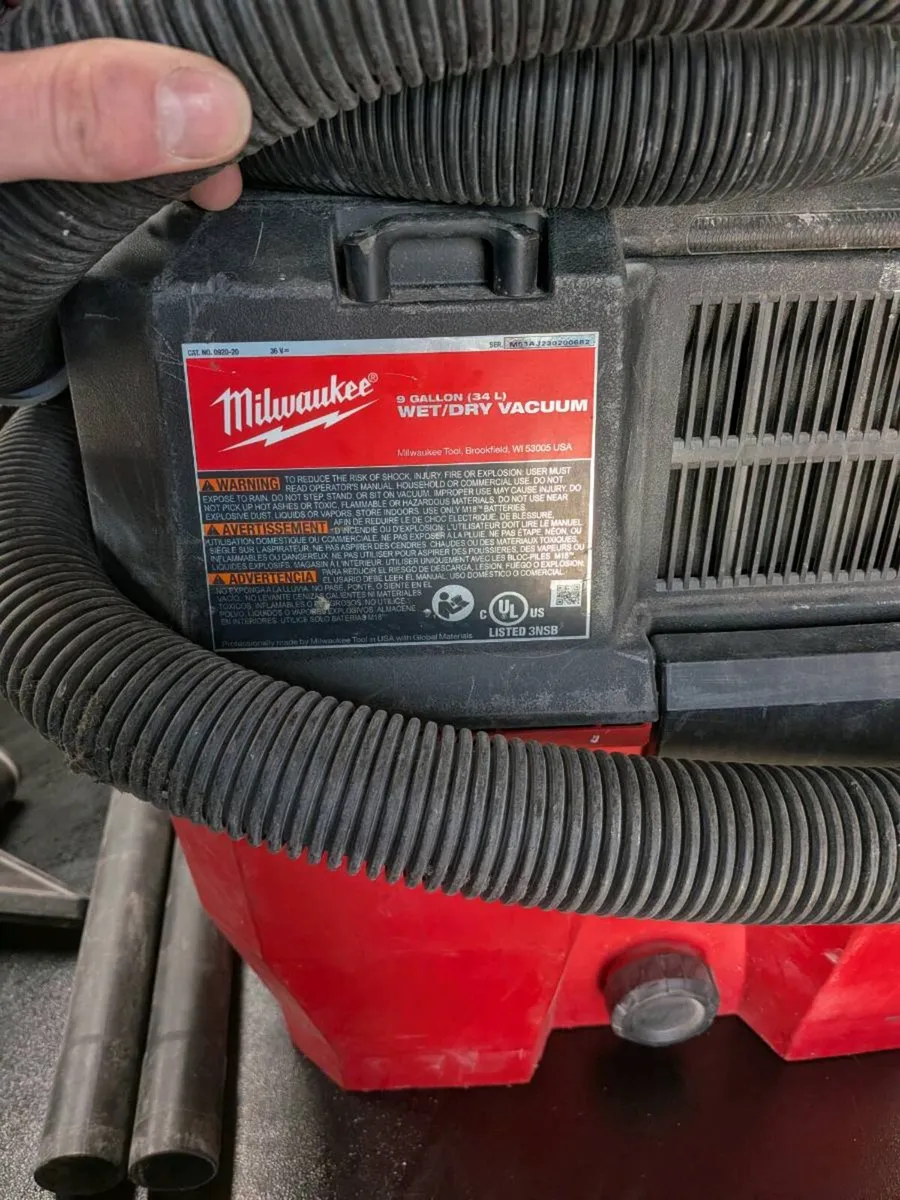 Milwaukee vacuum - Image 2