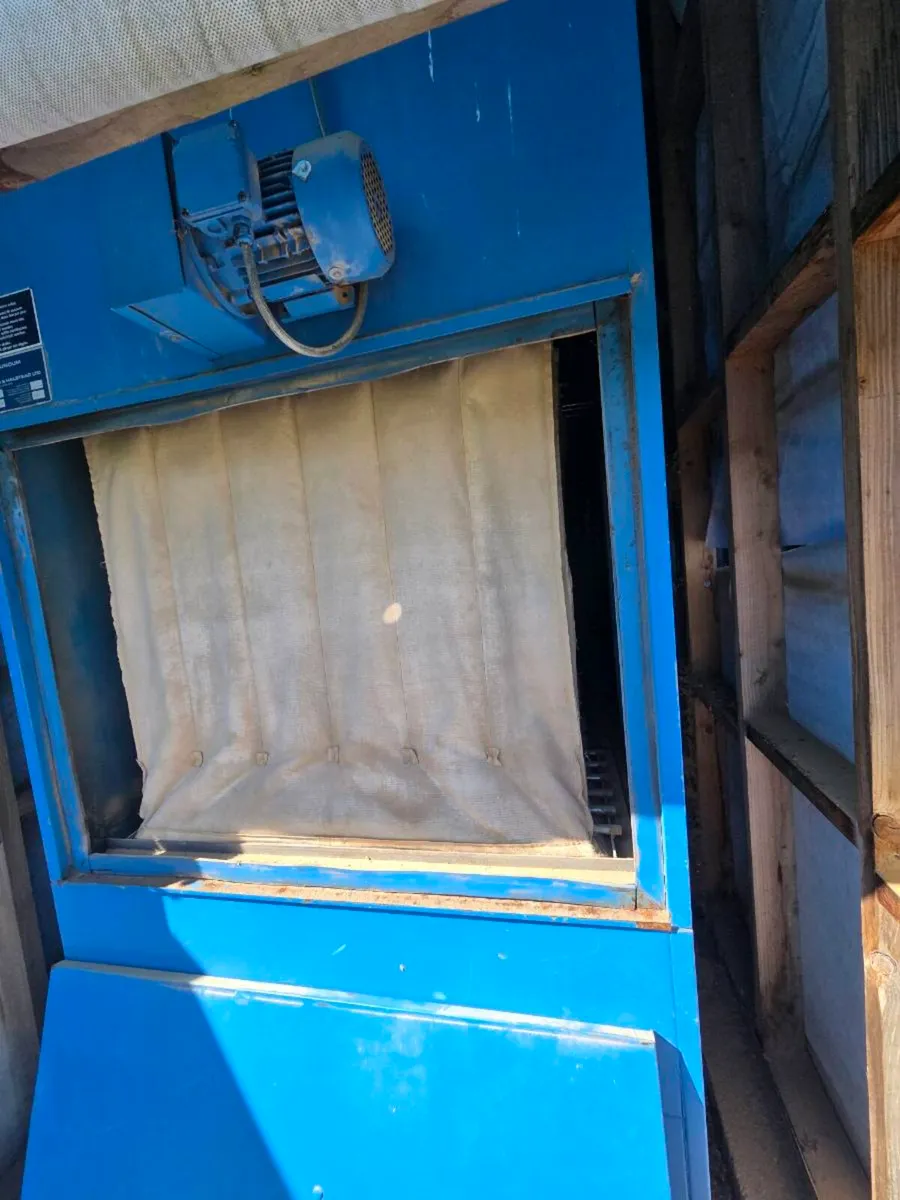 Dust Extractor/ Extraction - Image 3