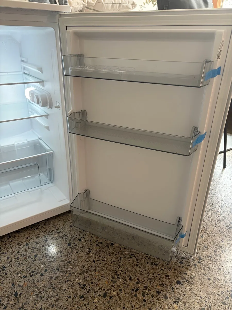 Fridge - Undercounter size - Image 3