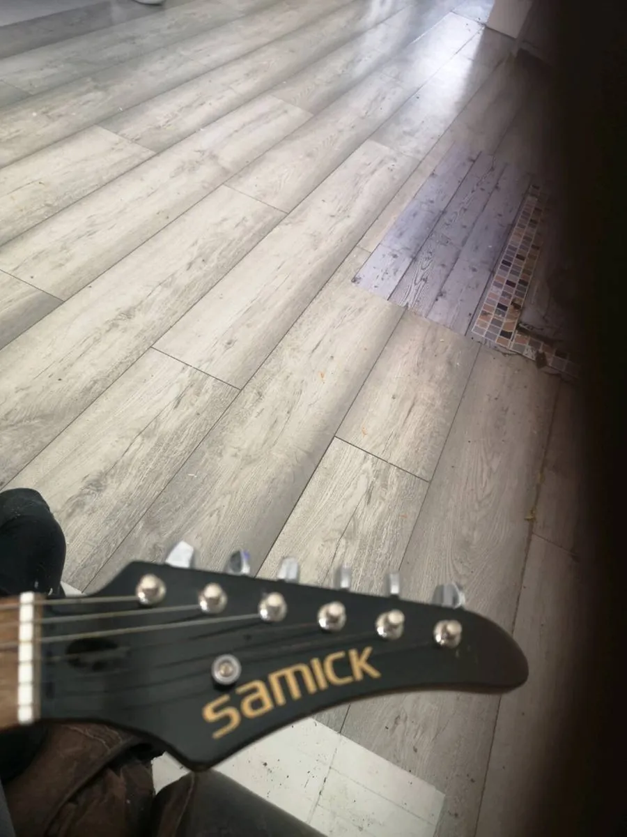 Guitar signed and belonging to aslan and the late - Image 2