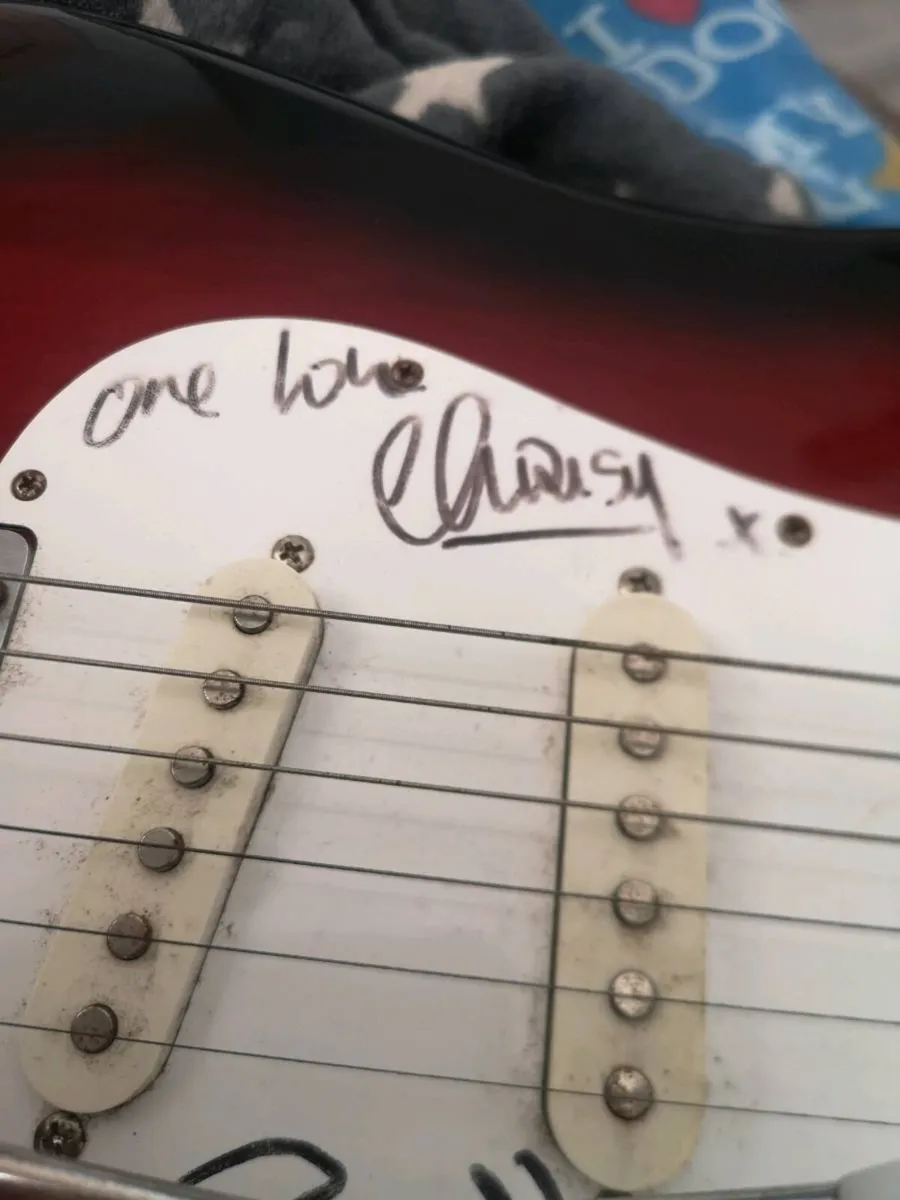 Guitar signed and belonging to aslan and the late - Image 4