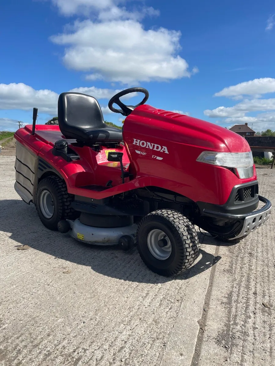 Honda Ride on Mower - Image 1