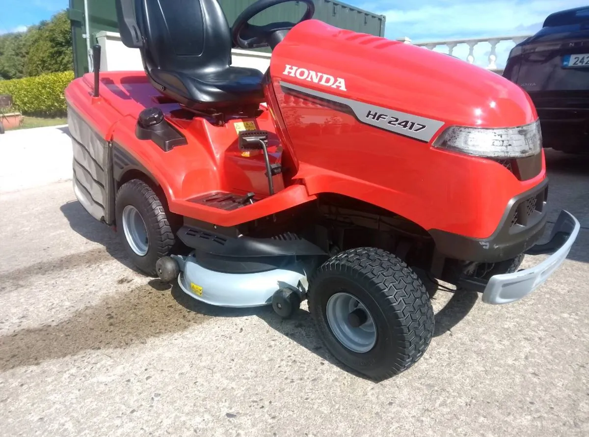 Honda 2417 ride on - Image 1
