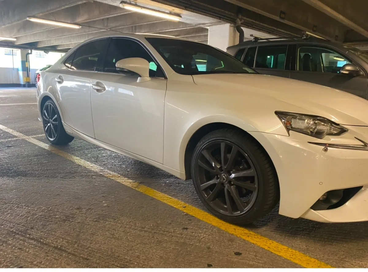 Lexus alloy wheels - Image 2