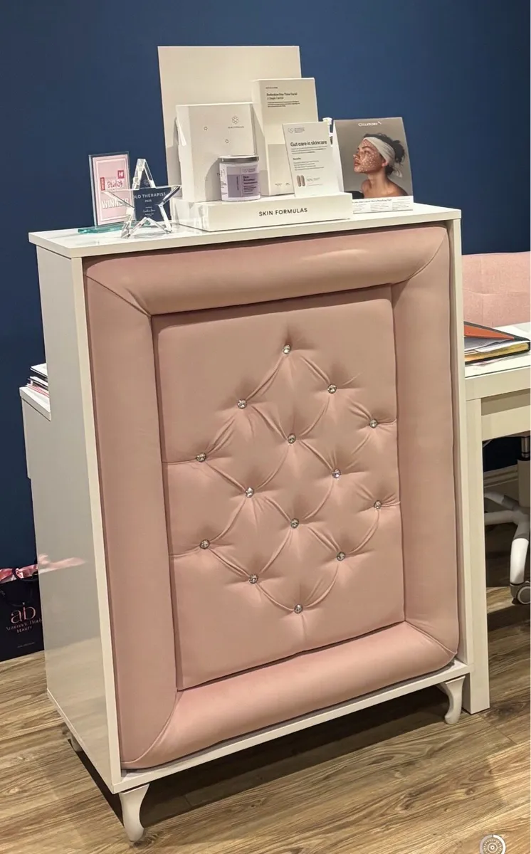 Salon Reception Desk - Image 1